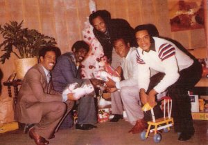 SANTAS HELPERS NBA & NFL